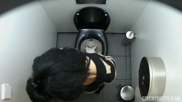 Cover 4 CZECH TOILETS 4 - LQ/MP4