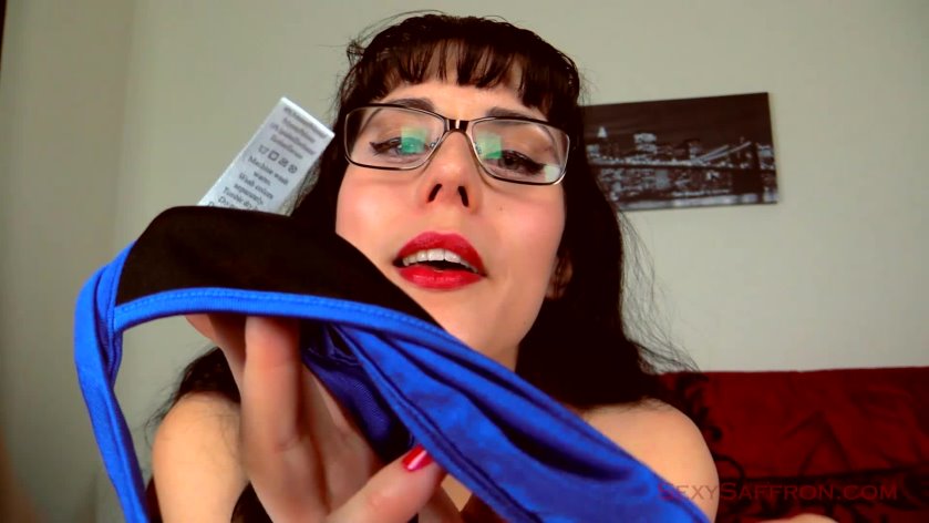 I Love To Sniff My Panties Sexy Saffron HDMP4