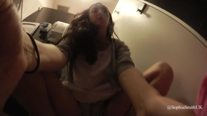 Cover 4 sophia smith - Pee In Rio 2 - Full HD/MP4