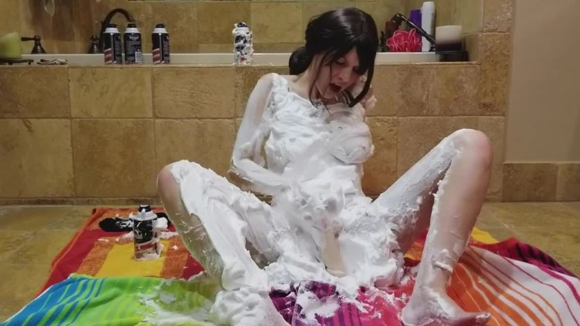 Emmas Secret Life Messy Shaving Cream Fun With Fisting HDMP4